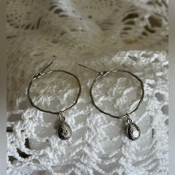 Purple -Textured Silver Hoop Drop Earrings Dark Purple Charm Formal Casual Chic - Picture 11 of 11